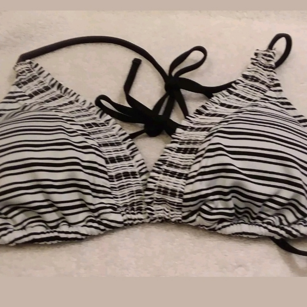 Mossimo bikini top xl